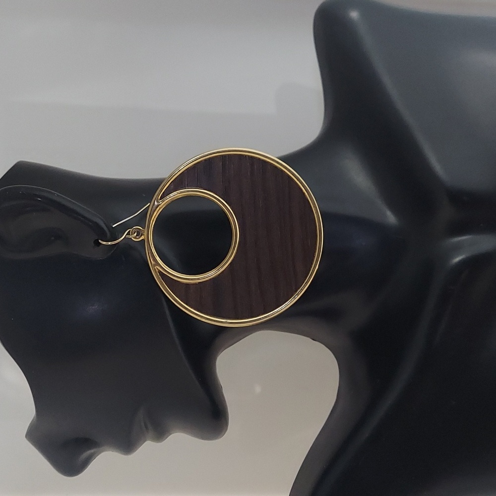 E932 Faux Woodgrain Goldtone Hoop Drop Statement Earrings - Picture 4 of 6